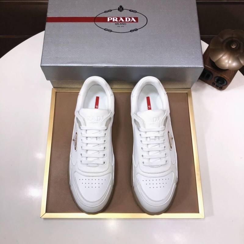 Pra*a casual shoes